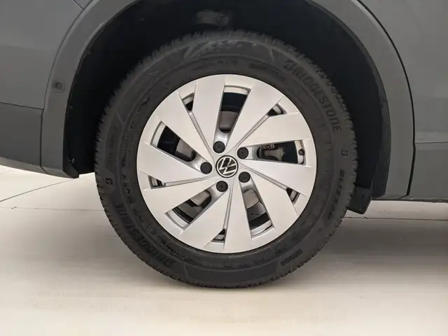 Volkswagen Tiguan view 9