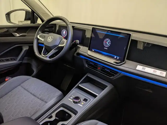Volkswagen Tiguan view 6