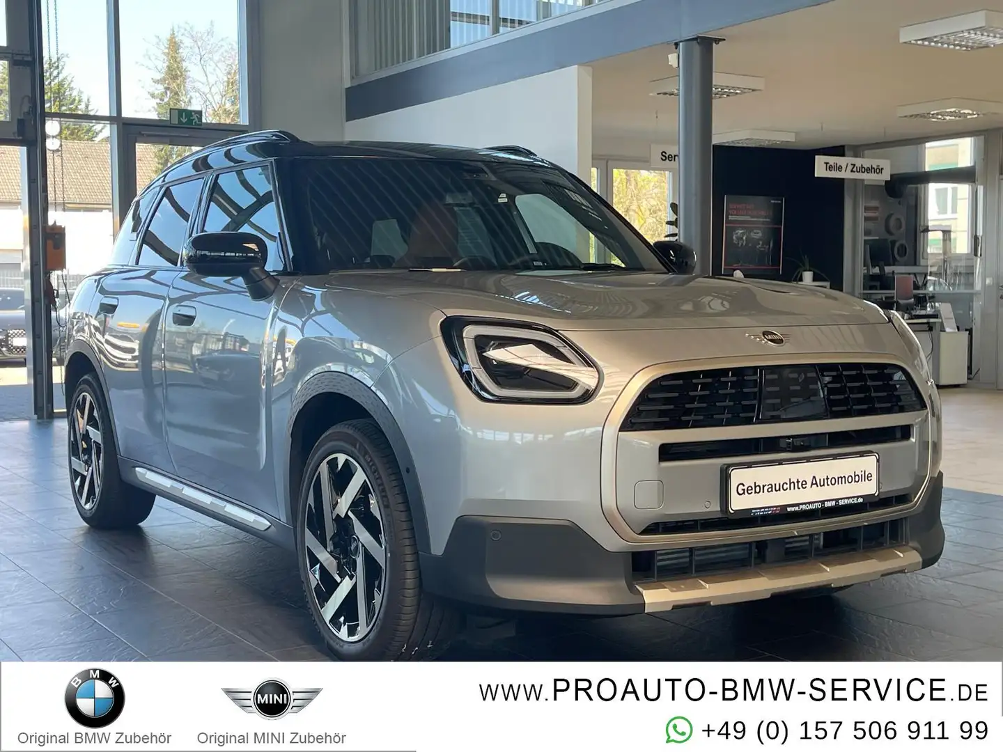 MINI Cooper C Countryman C Favoured Trim Paket XL / 19 Zoll Zilver - 1