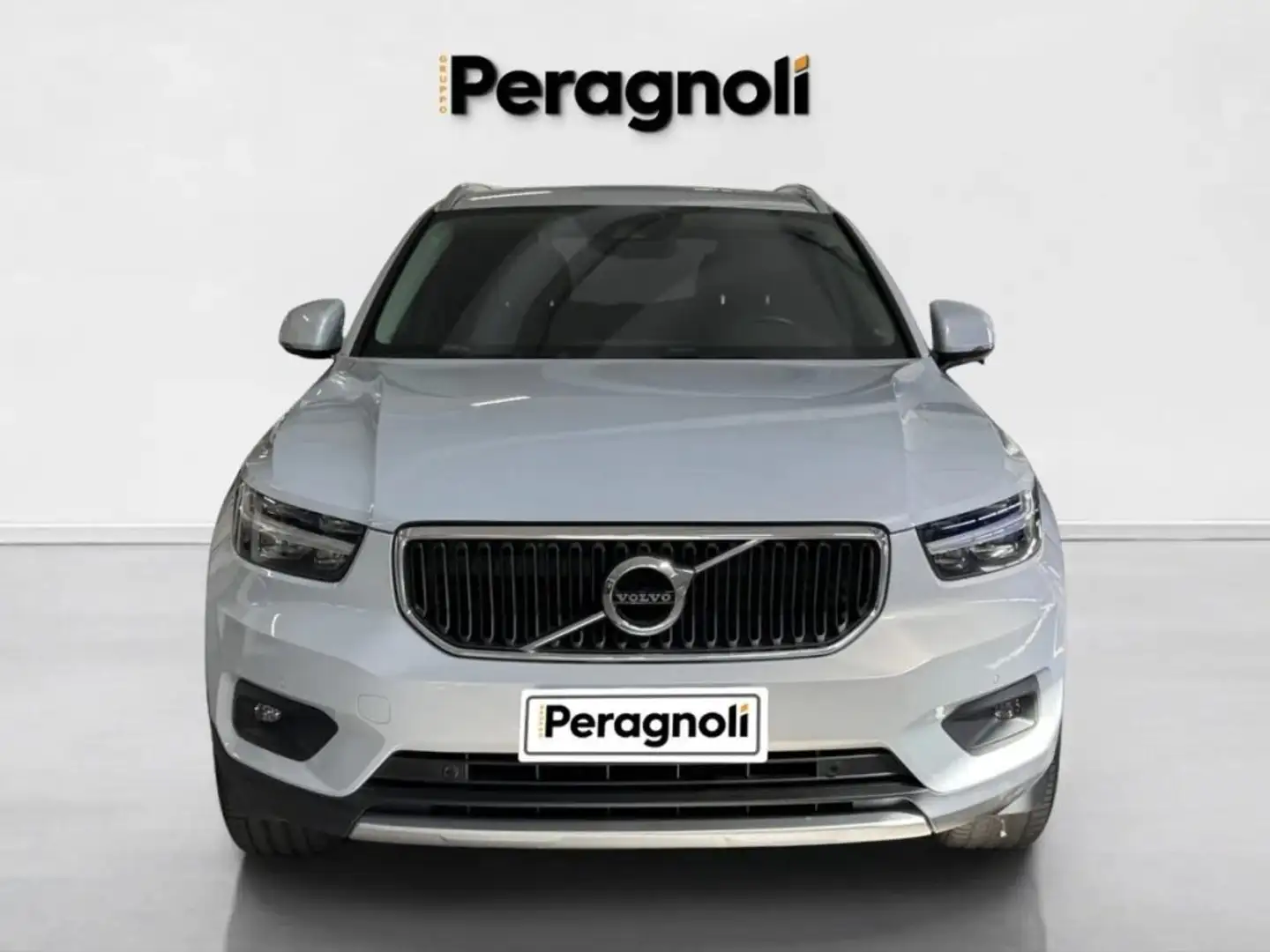 Volvo XC40 D3 MOMENTUM MANUALE Argento - 2