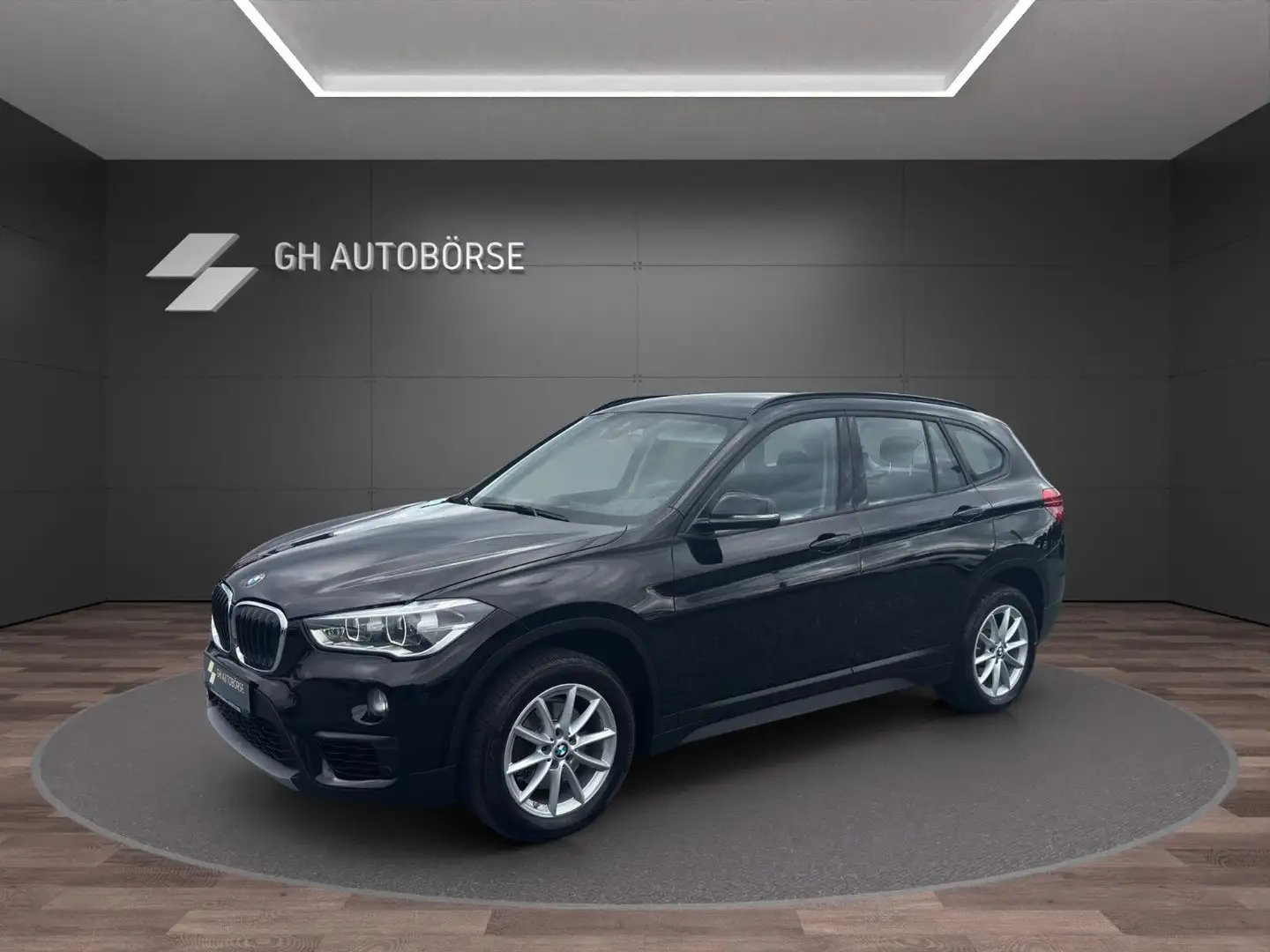 BMW X1 sDrive 18 i Advantage Sport AT LEDIR-KAMERA Schwarz - 1