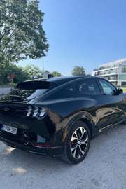 99 kWh AWD Extended Range - BTW aftrekbaar