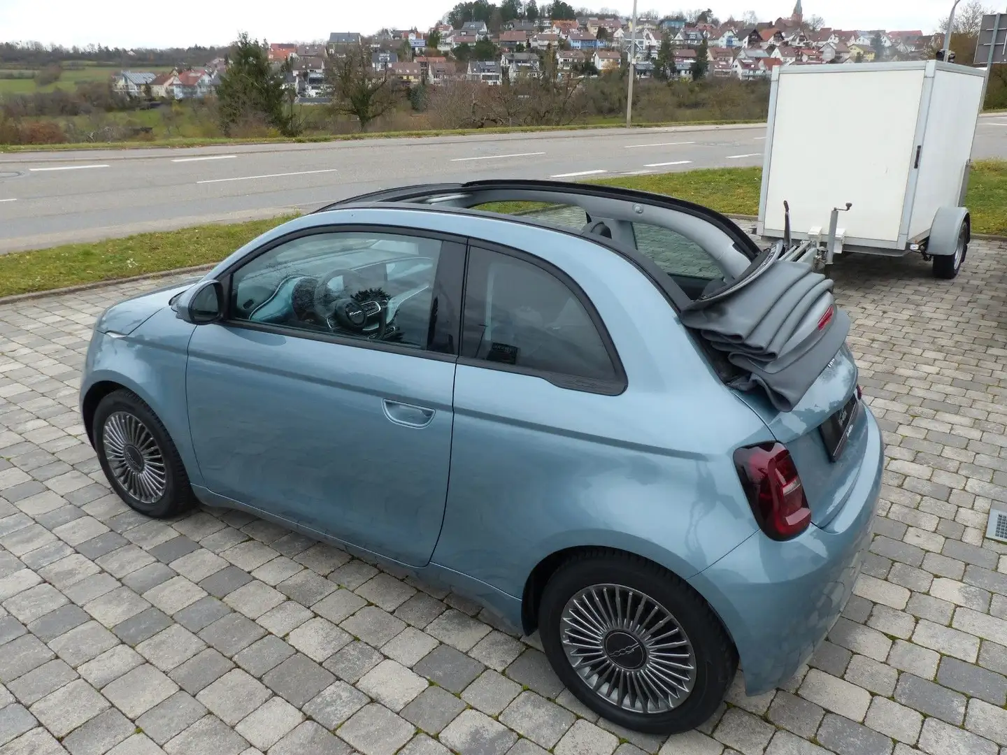 Fiat 500e Cabrio Reichw. lt. FIAT: 432km, große Batt. Grün - 1