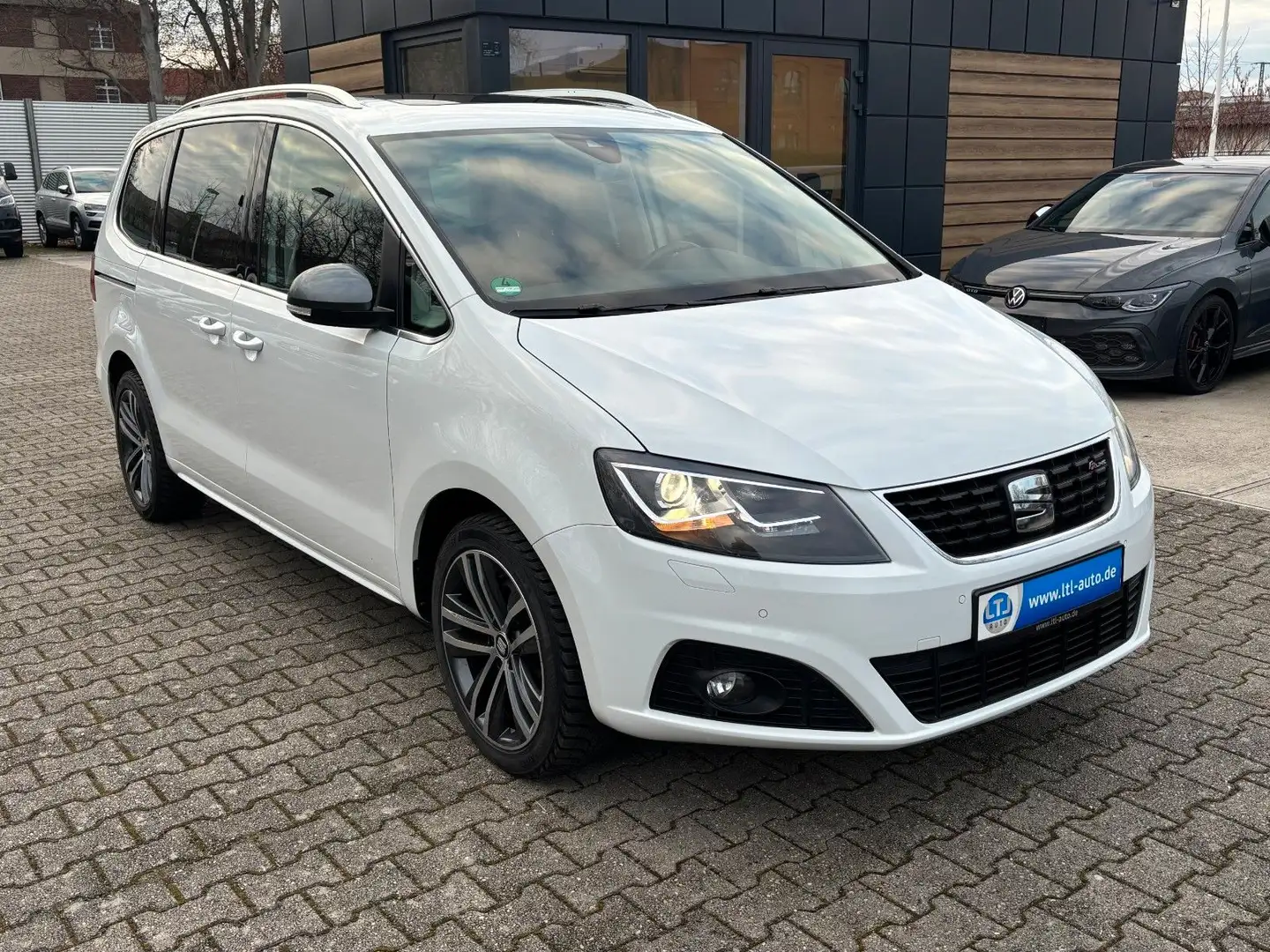 SEAT Alhambra @.0TDI DSG 177 FR-Line Pano AHK 7Sitzer Weiß - 1