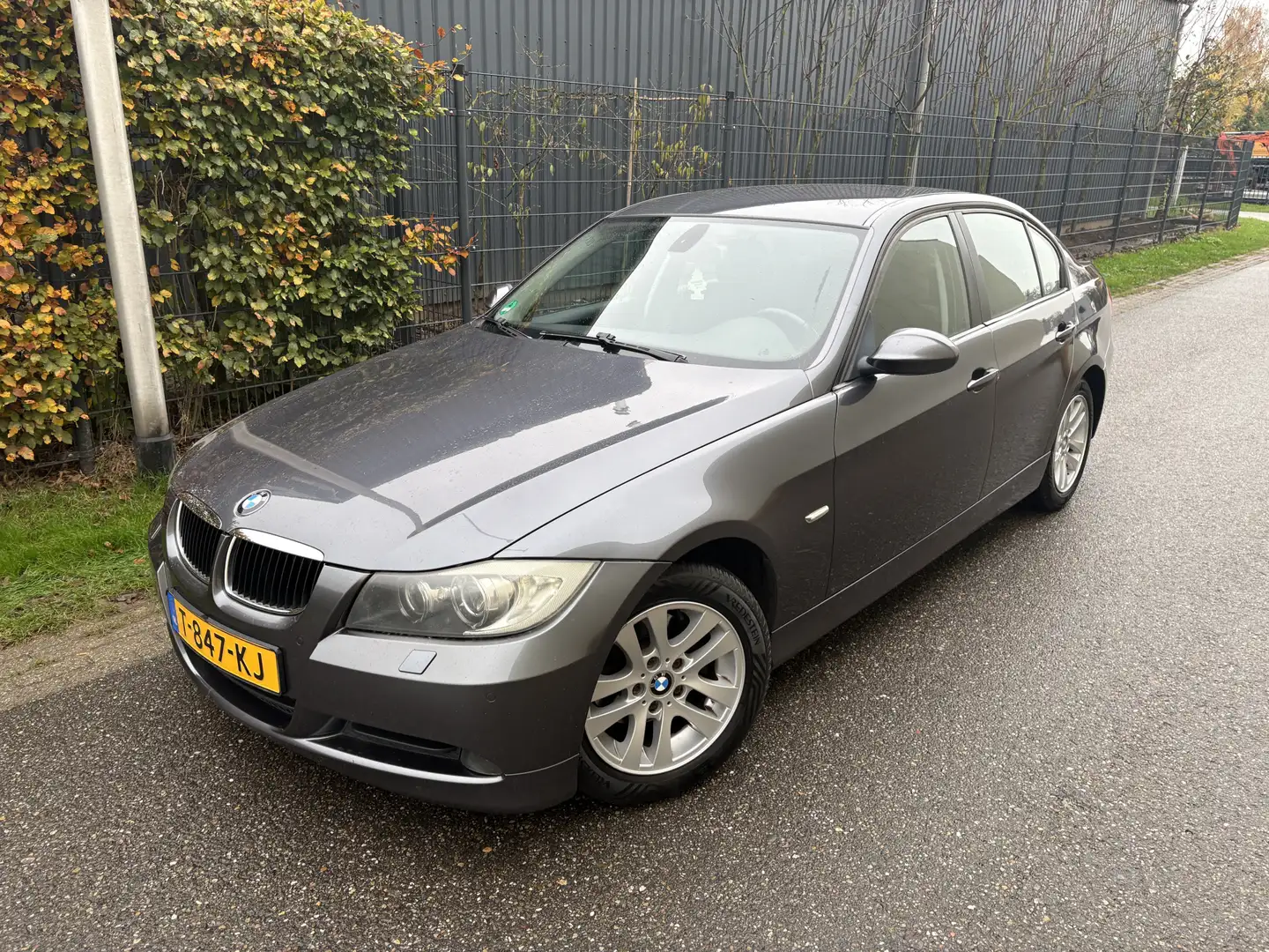 BMW 318 3-serie 318i Executive / AIRCO / STOELVERWARMING / Grijs - 2