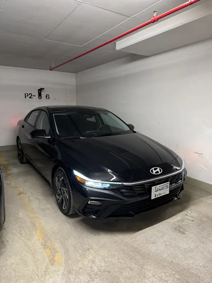 Hyundai ELANTRA снимка Hyundai ELANTRA