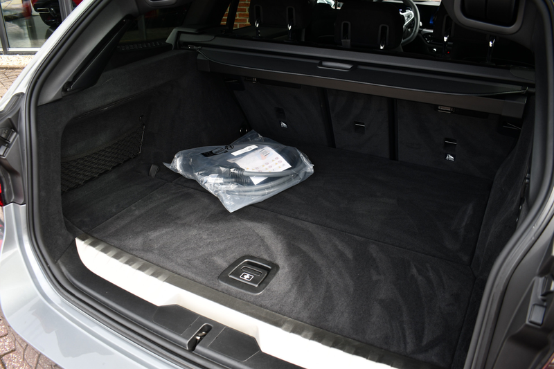 BMW 330 3-serie Touring 330e xDrive M-Sport Pro Pano Trekh — photo 25