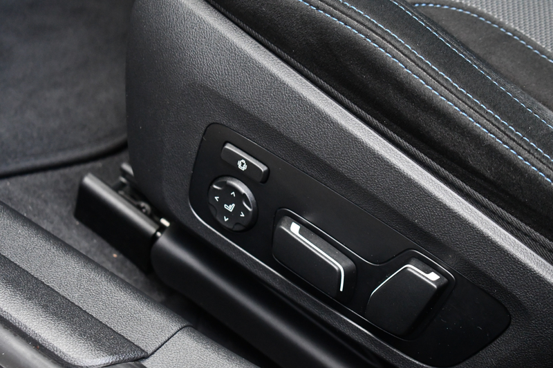BMW 330 3-serie Touring 330e xDrive M-Sport Pro Pano Trekh — photo 13