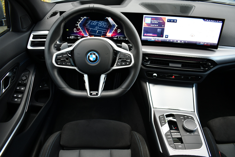 BMW 330 3-serie Touring 330e xDrive M-Sport Pro Pano Trekh — photo 23