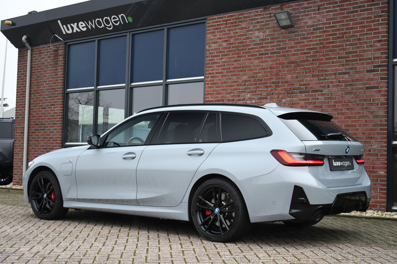 BMW 330 3-serie Touring 330e xDrive M-Sport Pro Pano Trekh — photo 6