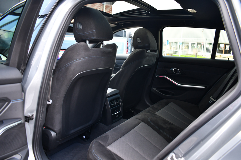 BMW 330 3-serie Touring 330e xDrive M-Sport Pro Pano Trekh — photo 24
