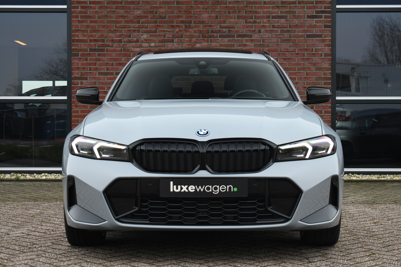 BMW 330 3-serie Touring 330e xDrive M-Sport Pro Pano Trekh — photo 7