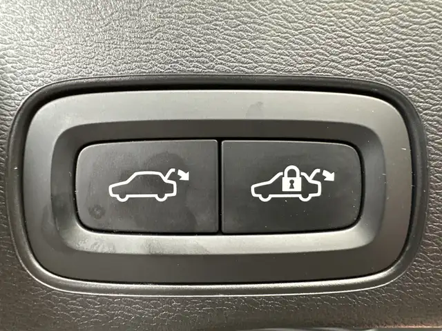 Volvo XC60 view 7
