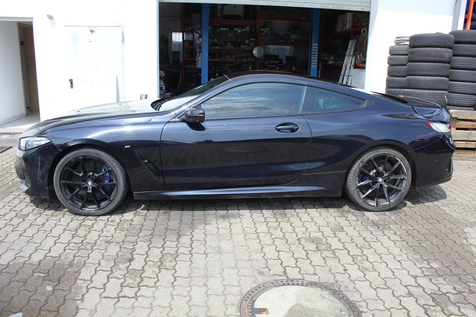 BMW M850 M850 i xDrive Schwarz - 2