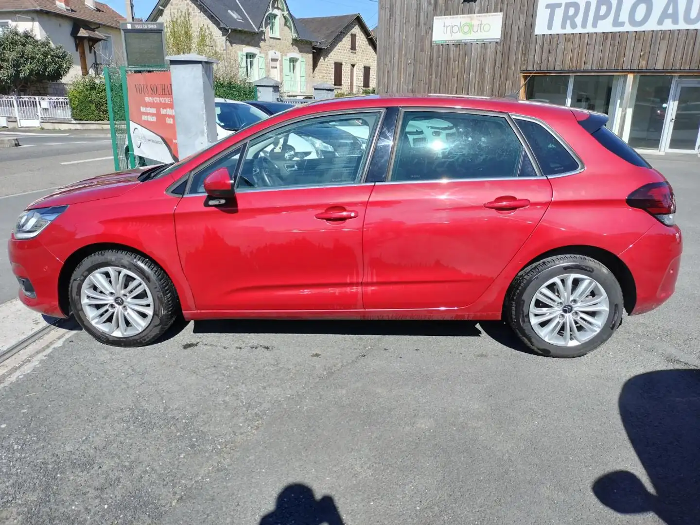 Citroen C4 1.2i PureTech S\u0026S - 130 Millenium Gps + Clim Rouge - 2