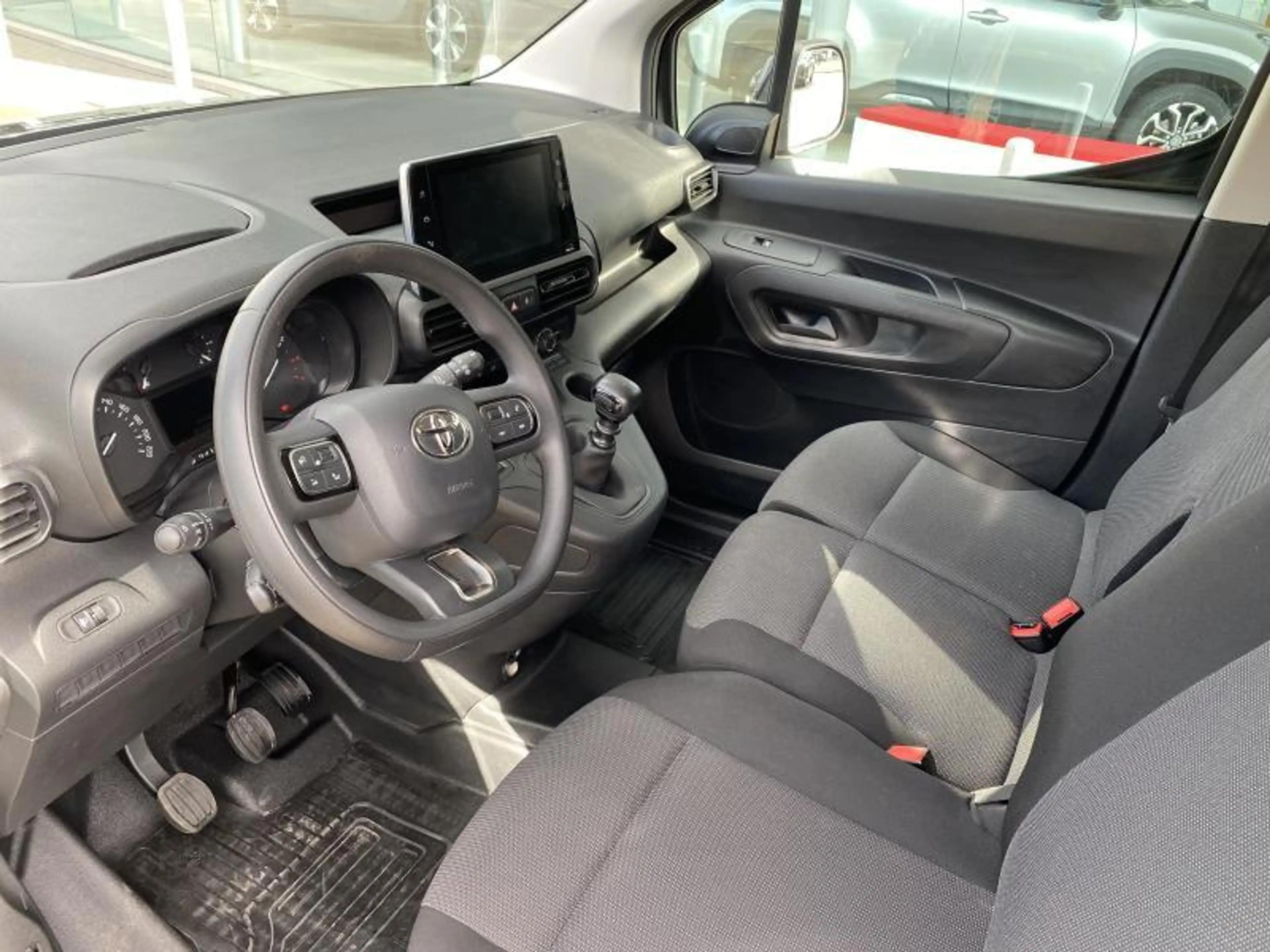 Toyota Proace City Comfort — photo 10
