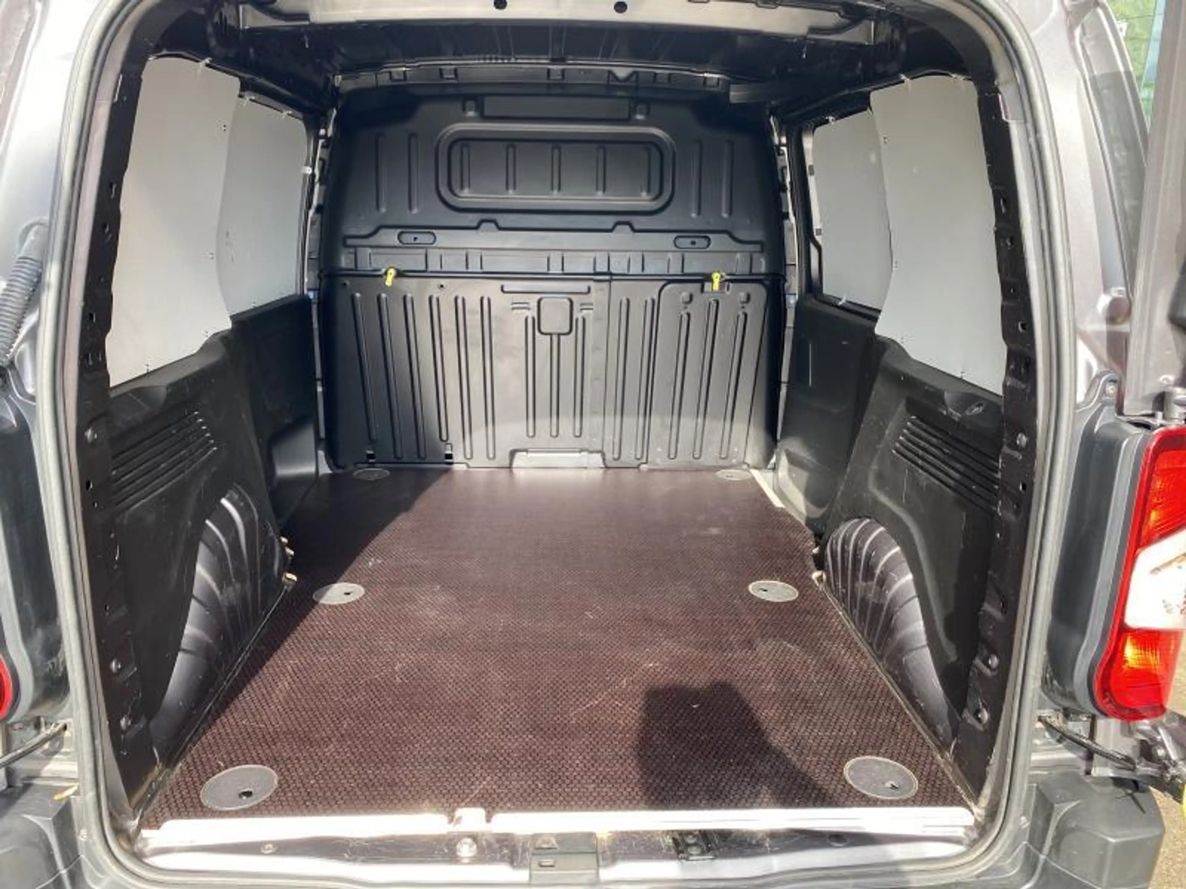 Toyota Proace City Comfort — photo 9