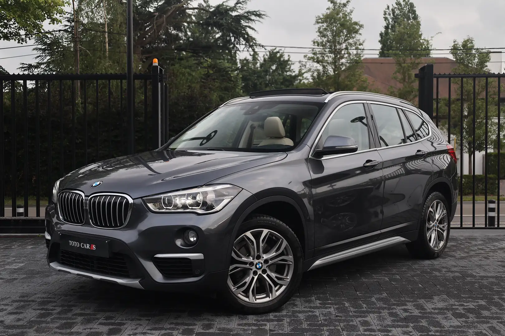 BMW X1 2.0d sDrive18d | Aut. | PANO-DAK | LEDER | CRUISE - 1
