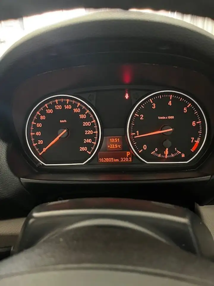 BMW 1 Series снимка BMW 1 Series