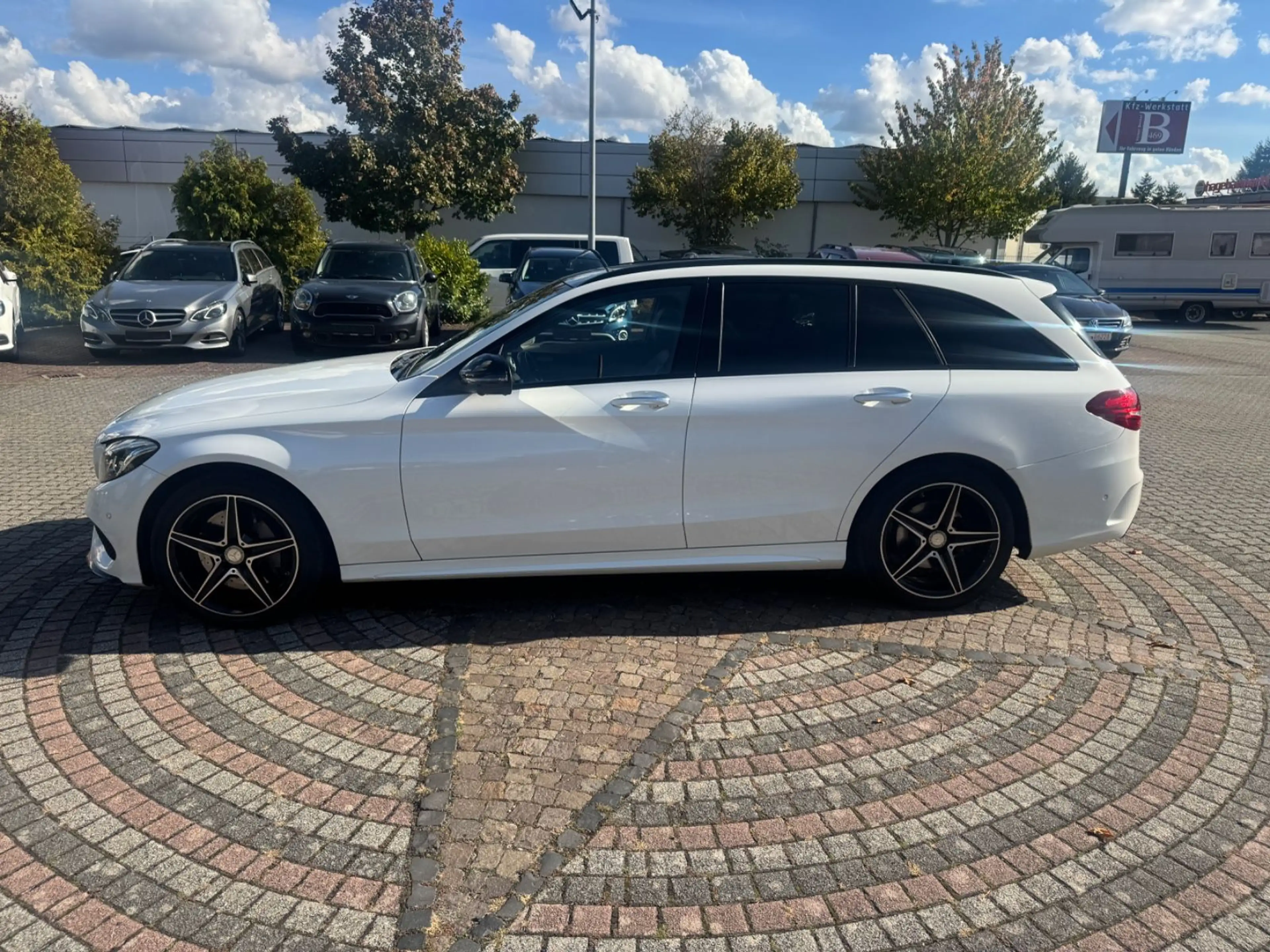 Mercedes-Benz C 300 BlueTec Hybrid / h AMG-Line,Pano,Standh. — photo 8