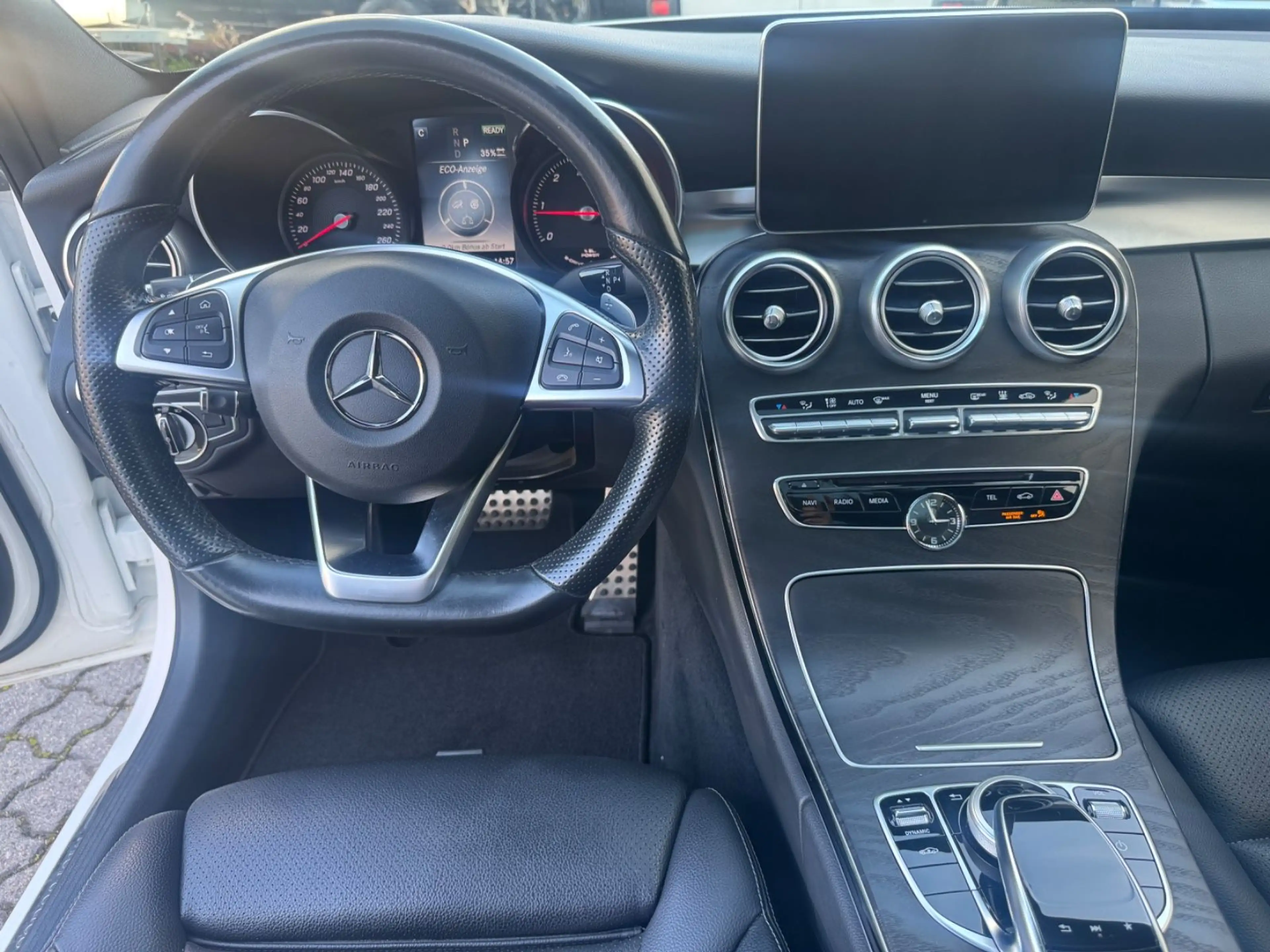 Mercedes-Benz C 300 BlueTec Hybrid / h AMG-Line,Pano,Standh. — photo 12