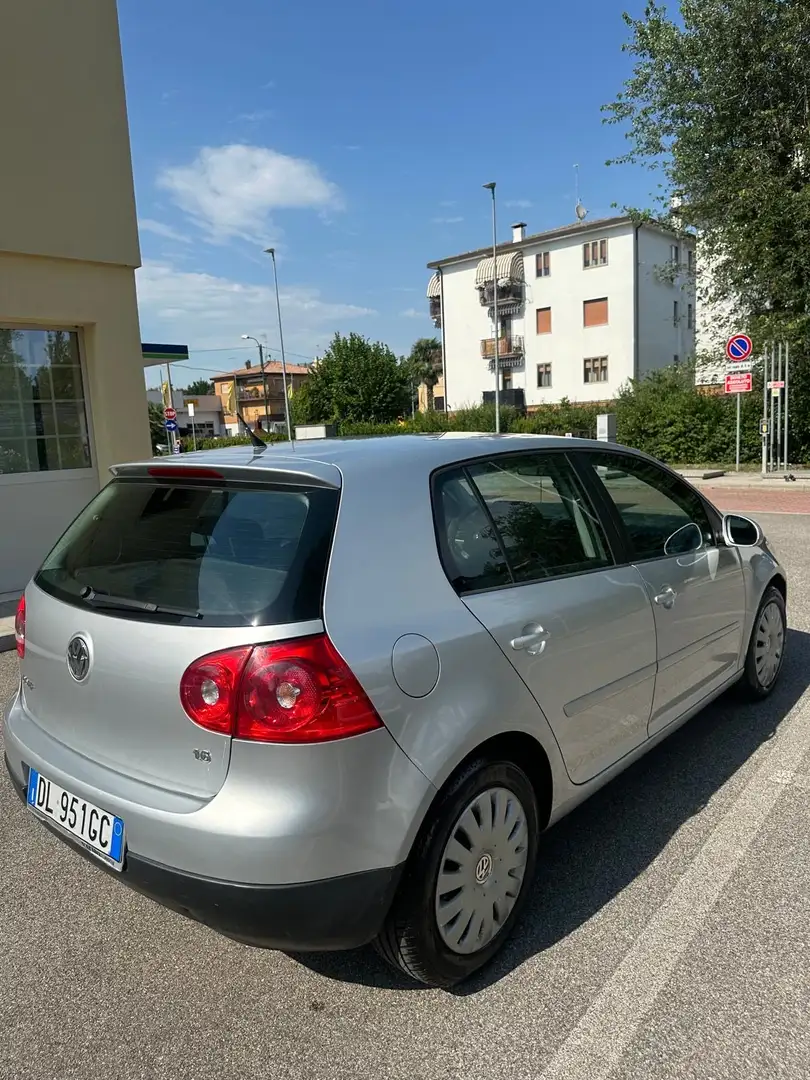 Volkswagen Golf 5p 1.6 Comfortline - 2