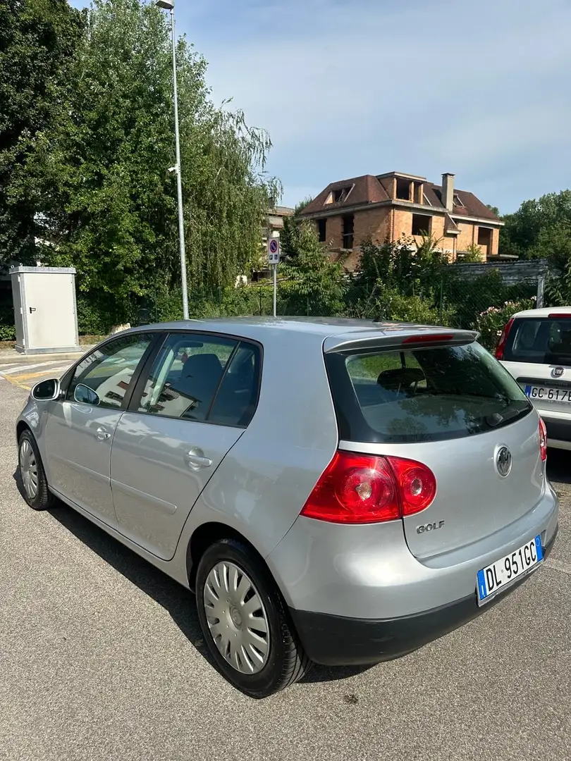 Volkswagen Golf 5p 1.6 Comfortline - 1