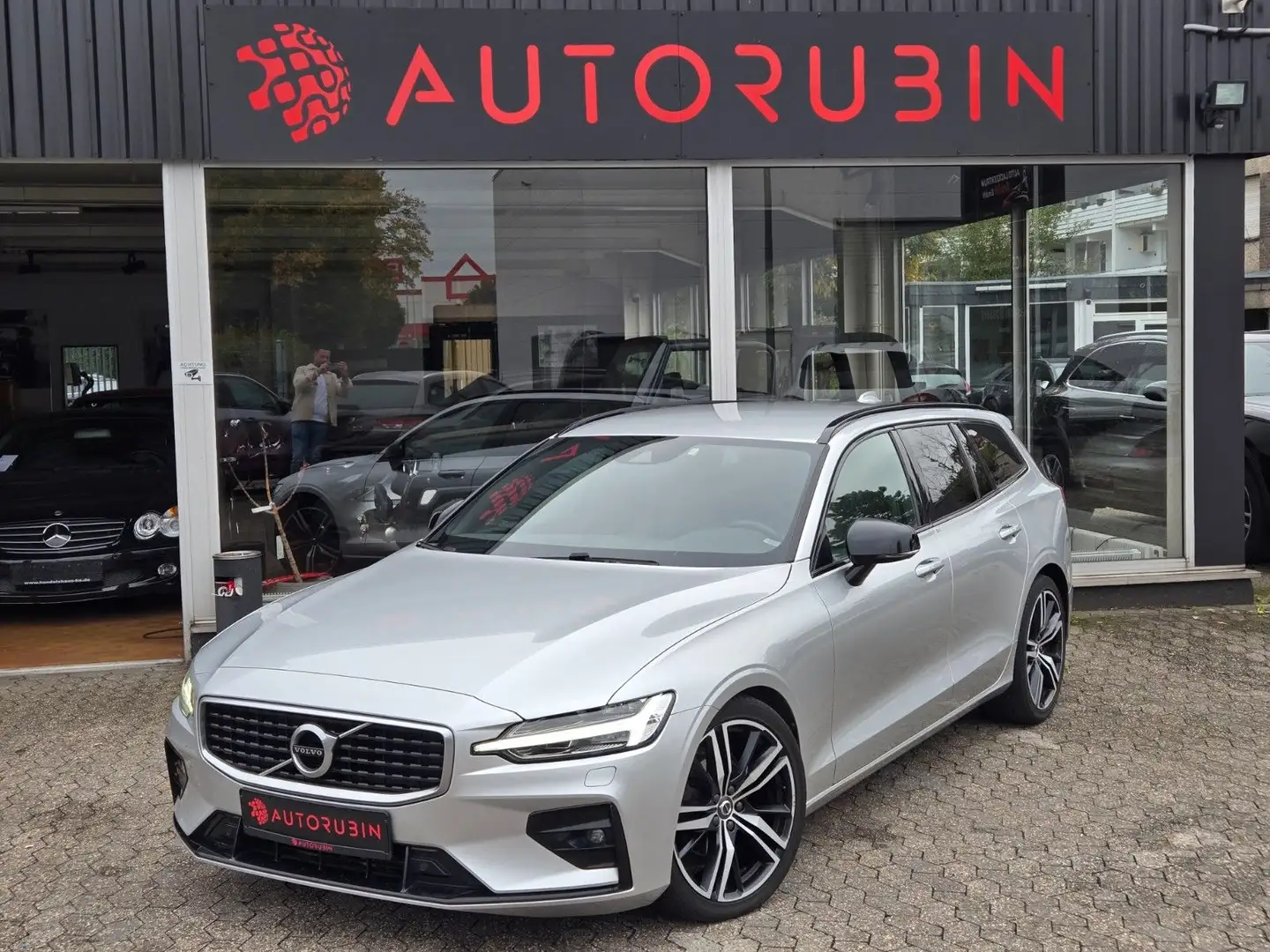 Volvo V60 R Design ABSTAND/TOT/DAB/HK/LED Argent - 1
