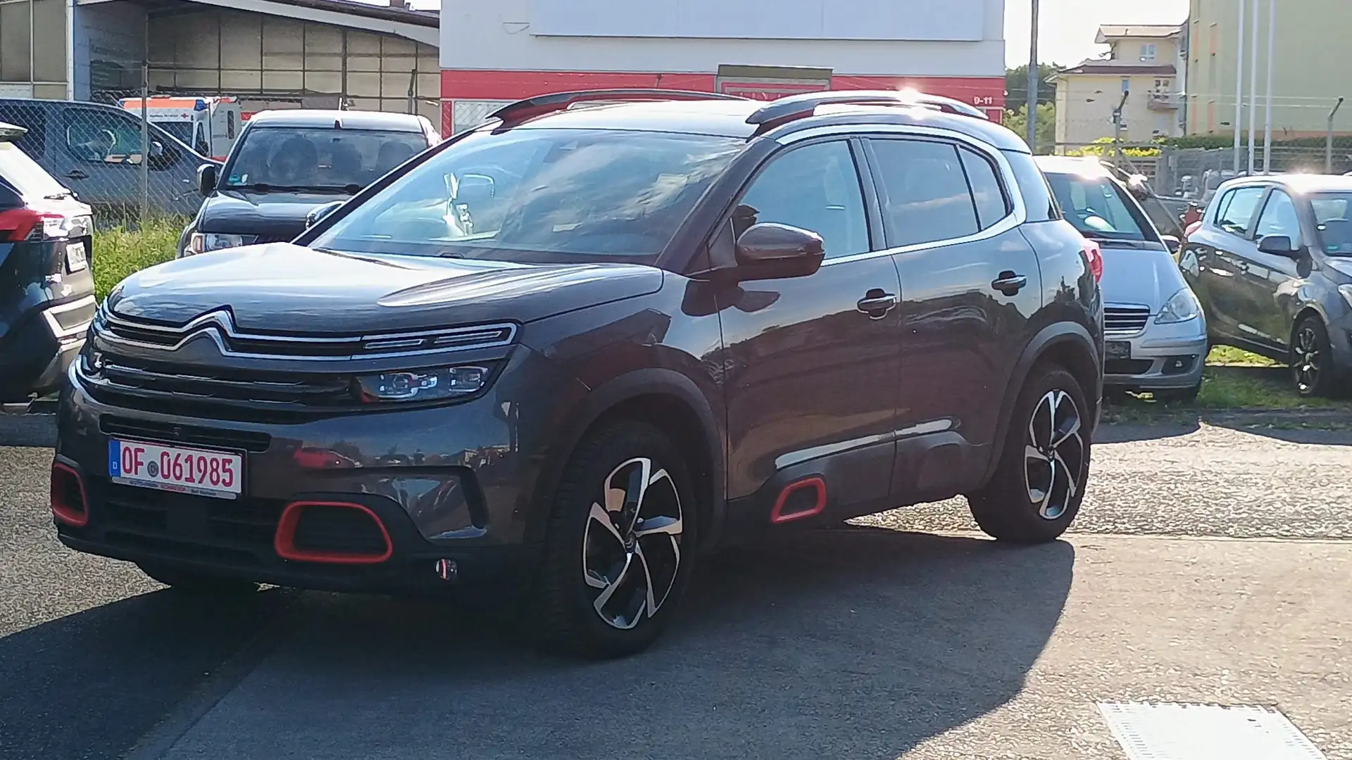 Citroen C5 Aircross Feel*Automatik*Panoramadach*360° Kamera* Gris - 1