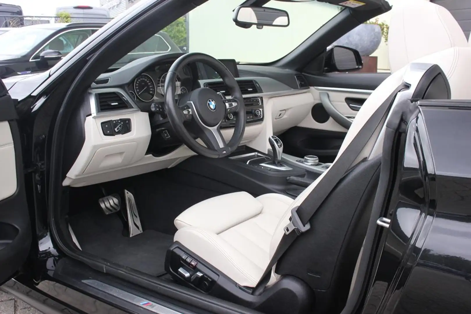 BMW 430 4-serie Cabrio 430i High Executive M Sport | Nekve Zwart - 2