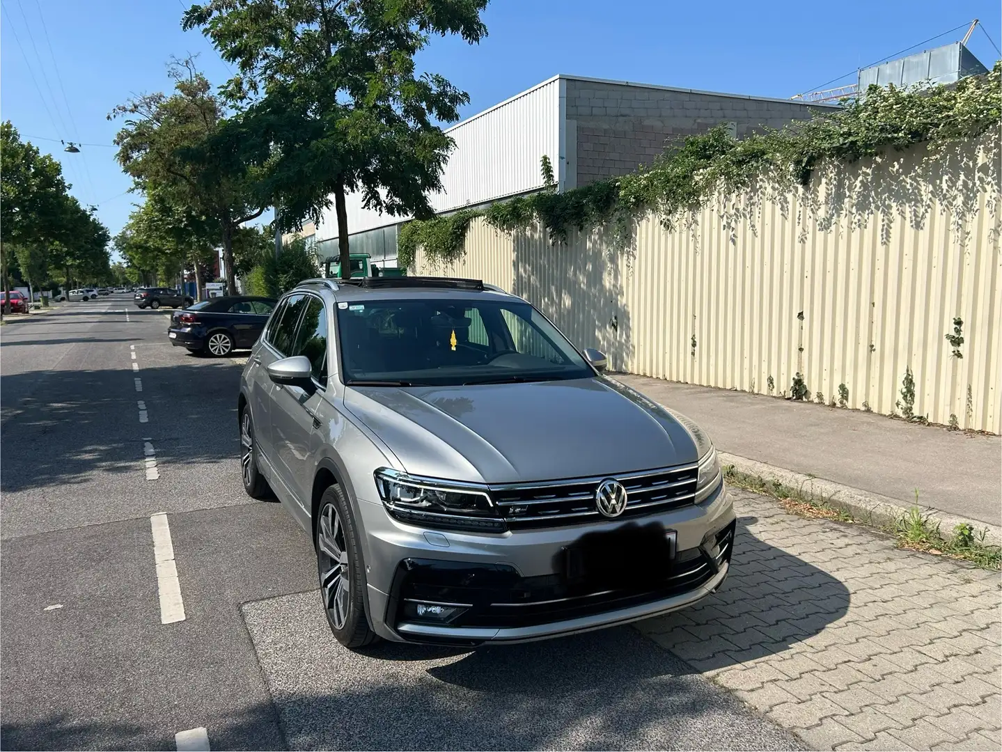 Volkswagen Tiguan 2,0 TDI SCR R-Line  DSG - 1