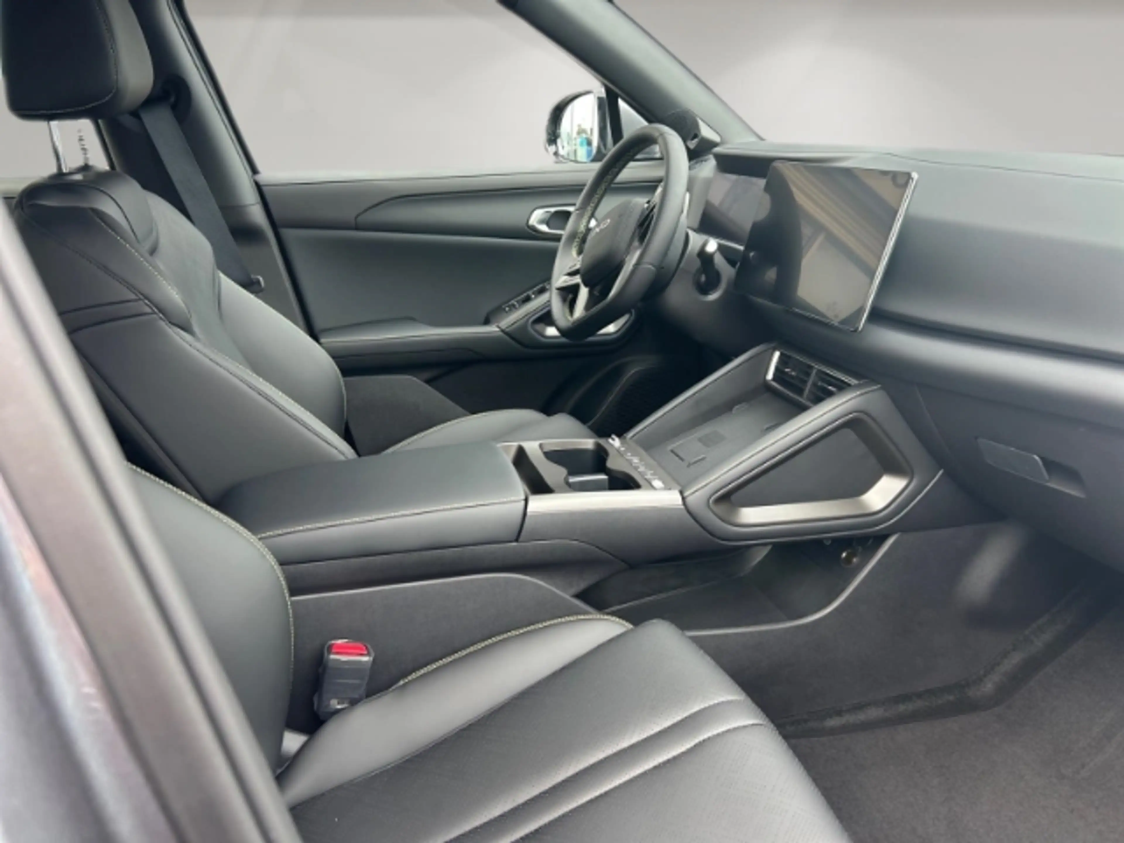 BYD Atto 2 DM-i 1.5 Boost Panorama/360 Grad/Sitzheizung/Navi/ — photo 14