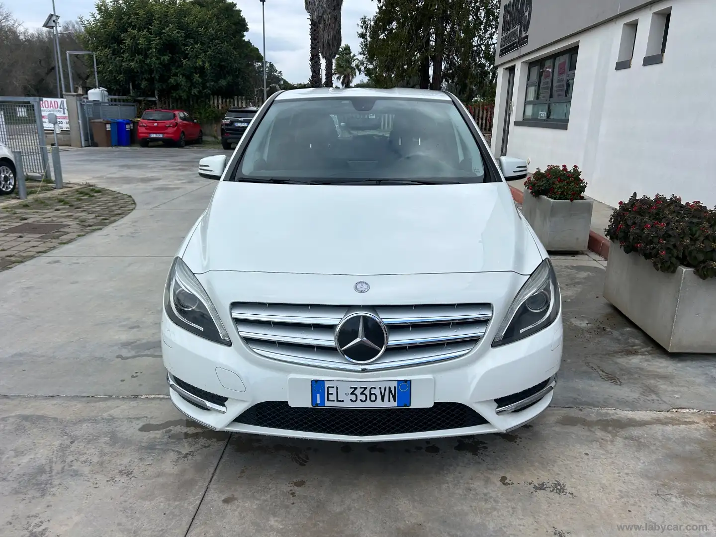 Mercedes-Benz B 180 B 180 CDI BlueEFFICIENCY Premium Biały - 1
