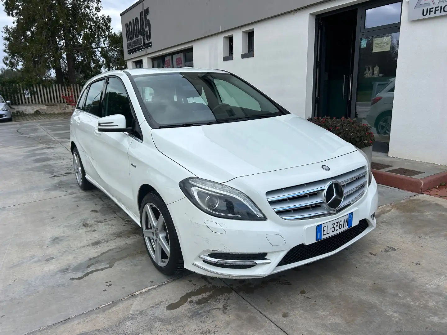 Mercedes-Benz B 180 B 180 CDI BlueEFFICIENCY Premium Biały - 2