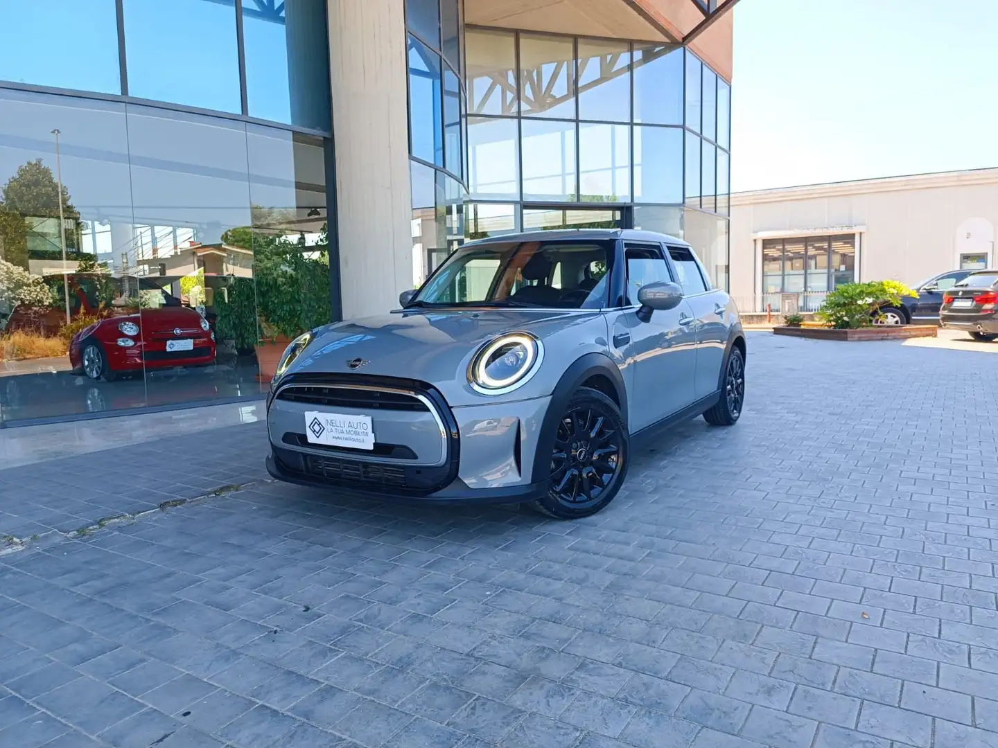 MINI One 5p 1.5 Business 102cv auto Grigio - 1