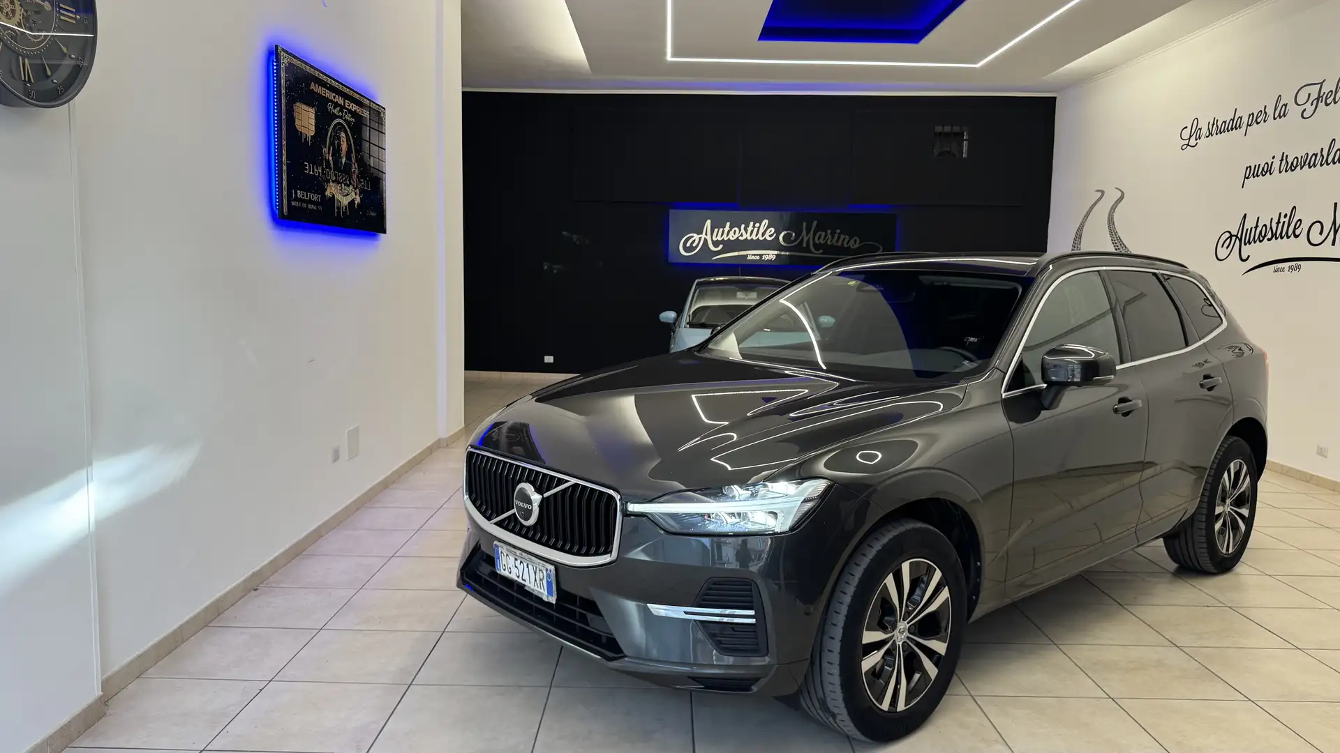 Volvo XC60 2.0 b4 Momentum Pro awd auto - 1