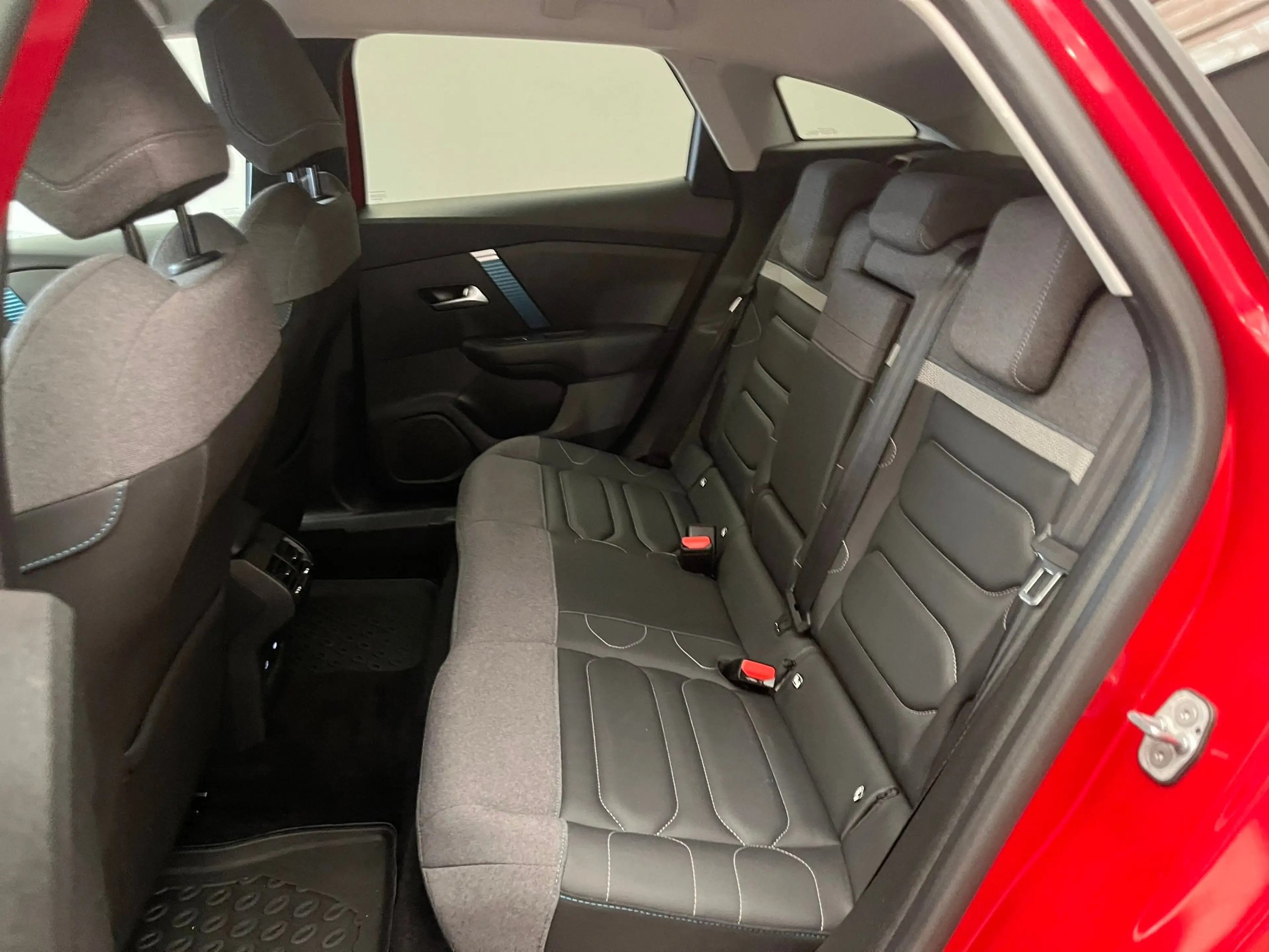 Citroen E-C4 Electric Feel Pack 50 kWh Stoel & Stuurverwarming | Heads-U — photo 12