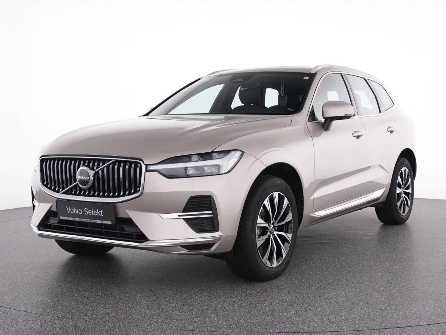 Volvo XC60 B4 AWD Plus Bright Plus Bright+AHK+PANO+LEDER+STAN Gold - 2