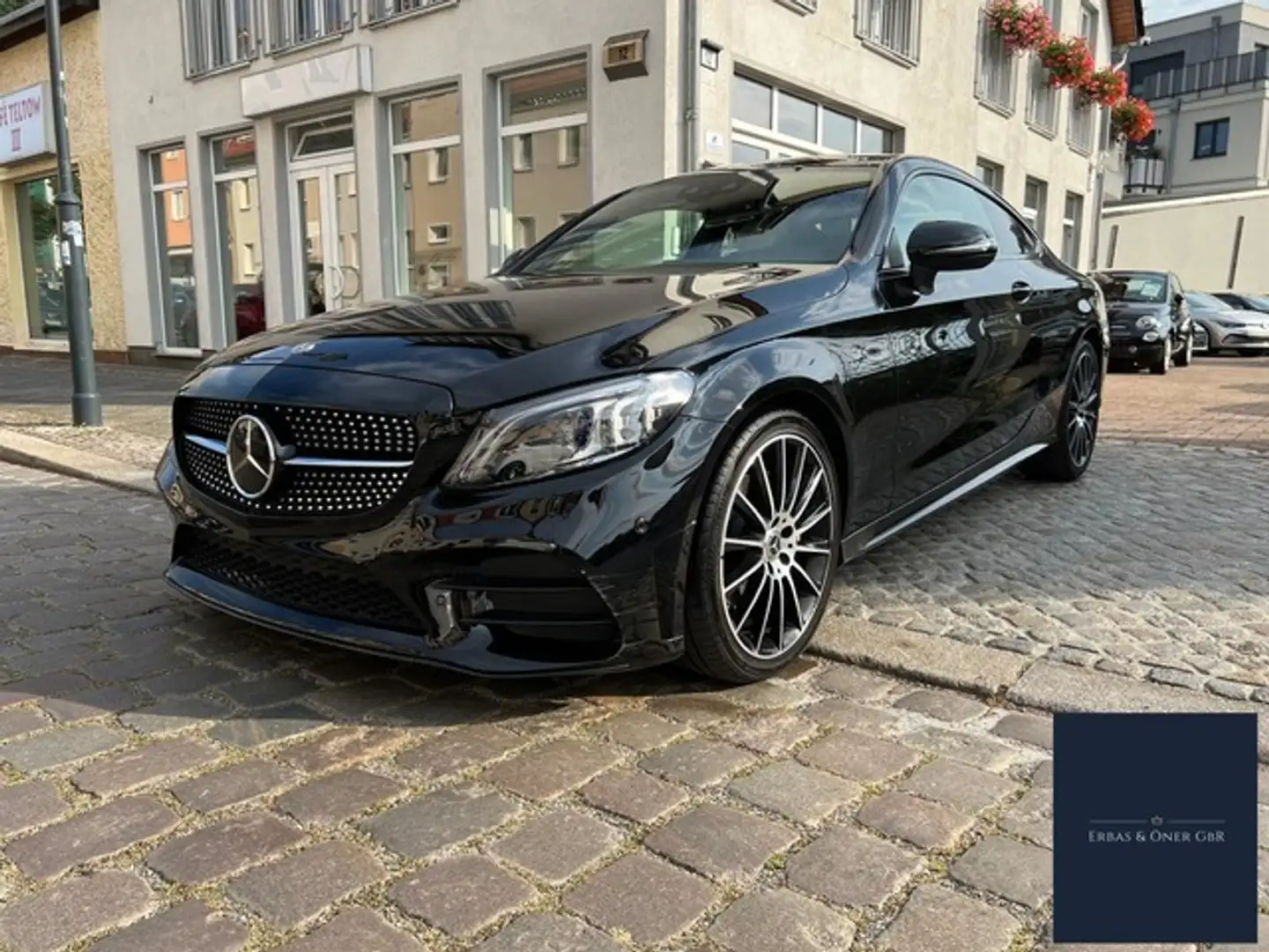 Mercedes-Benz C 220 d Coupe AMG PANO*TOTW*KAM*LED*DIST+ Zwart - 1