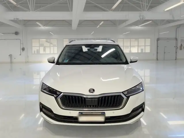 Skoda Octavia view 2