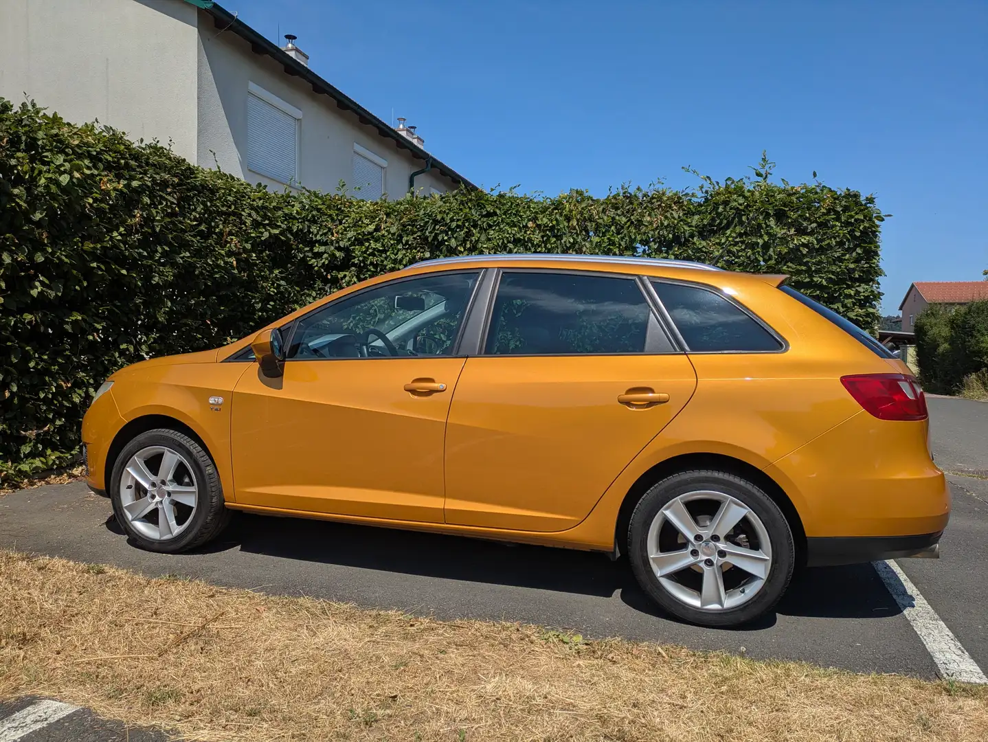 SEAT Ibiza Ibiza ST Sport 1,2 TSI 4Zyl / Pickerl bis 2026 Oro - 1