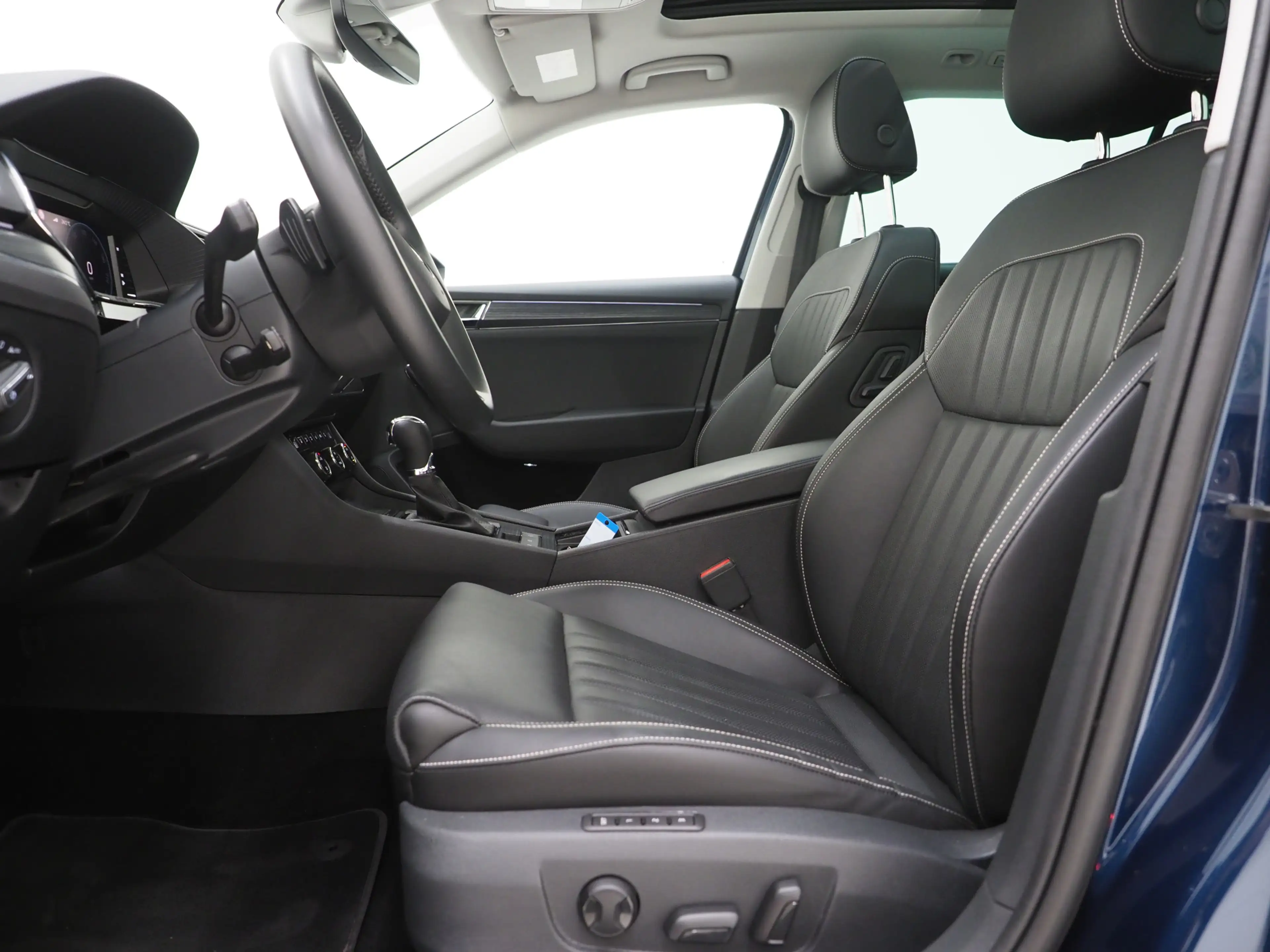 Skoda Superb Combi 1.4 TSI iV Style | Panoramadak | Leder | Tre — photo 17