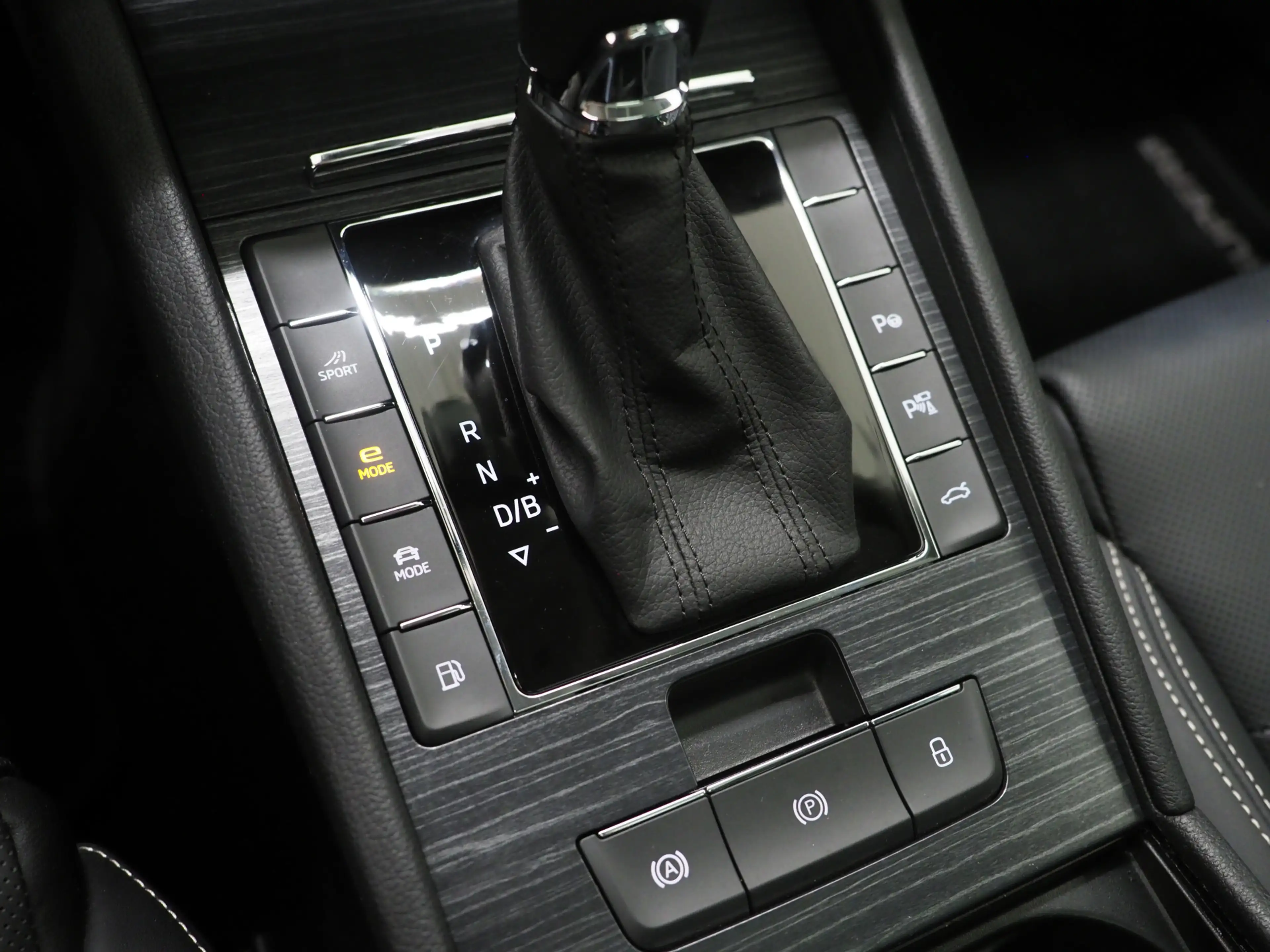 Skoda Superb Combi 1.4 TSI iV Style | Panoramadak | Leder | Tre — photo 36