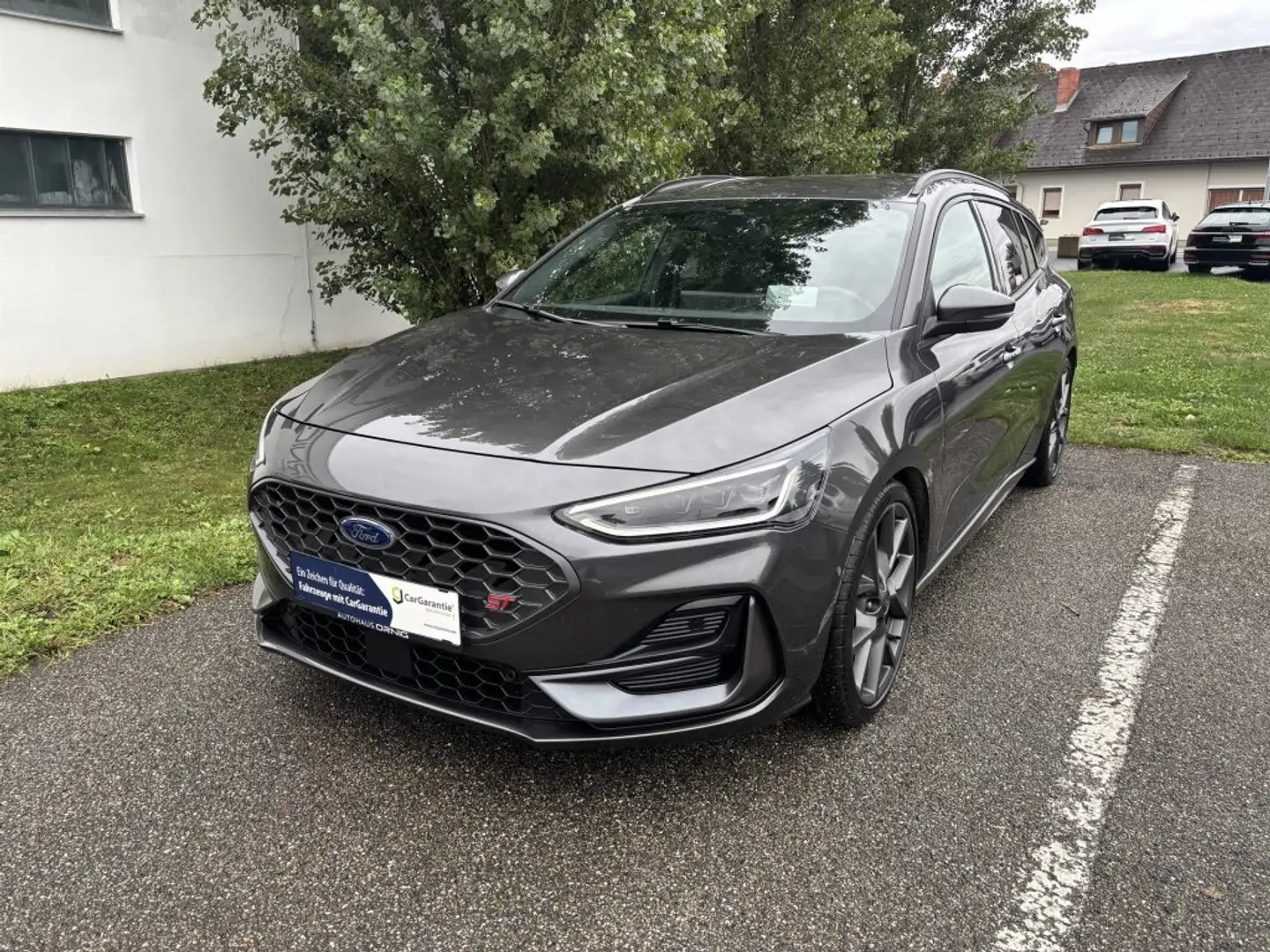 Ford Focus ST-X Traveller 2.3Ecoboost 280PS Automatik Grau - 1
