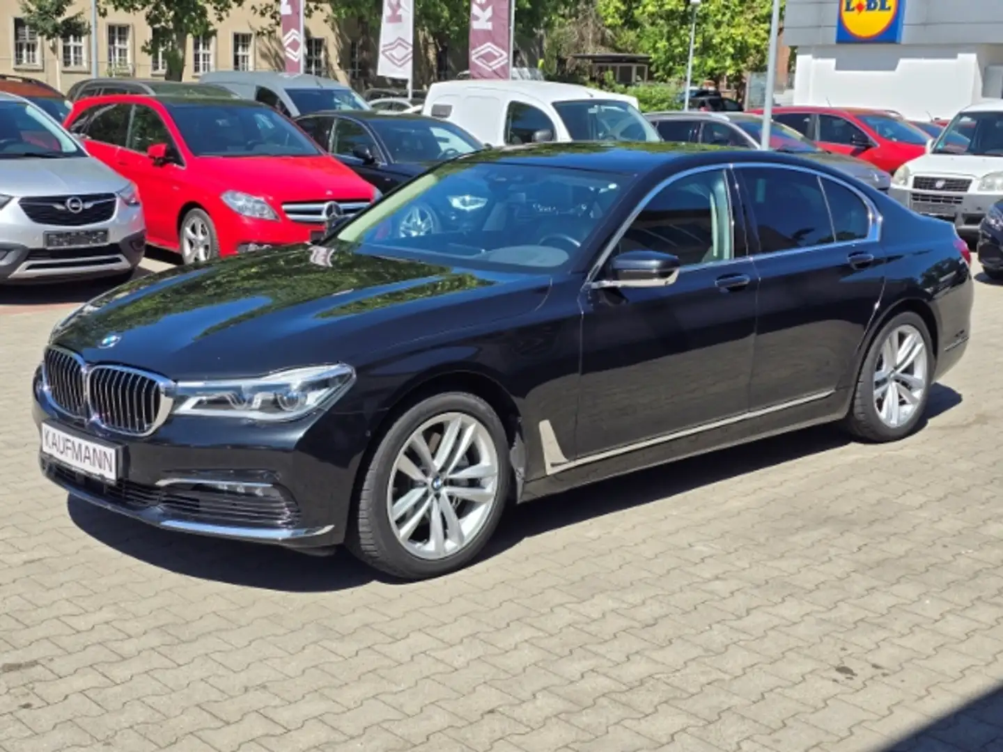 BMW 730 d xDrive Lim Laserlicht HUD AD StandHZG Navi Leder Zwart - 1