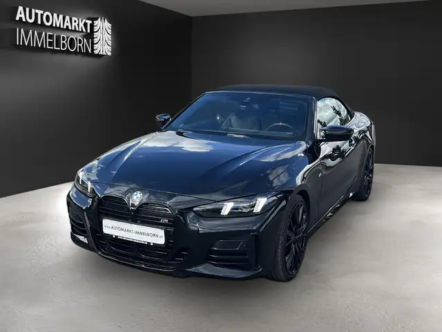 BMW M4 view 3