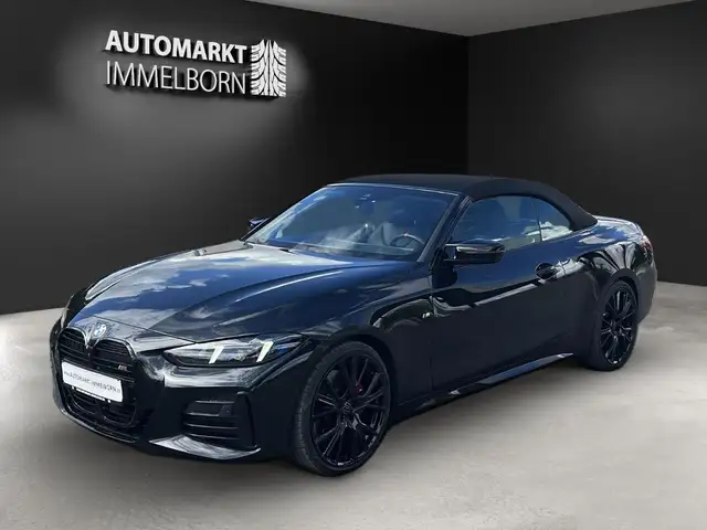 BMW M4 view 4