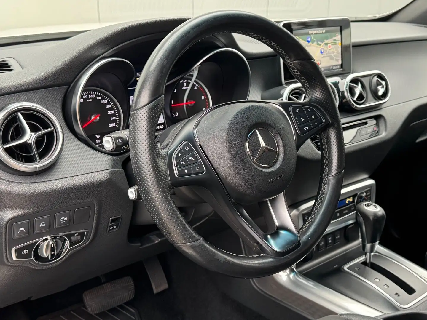 Mercedes-Benz X 350 X350d 4Matic "Edition" LED AHK 360° CAM LEDER Fehér - 2
