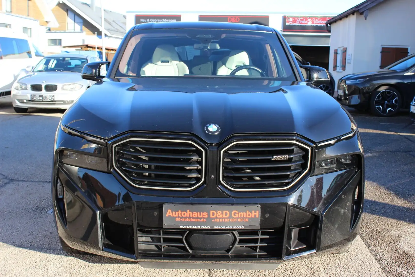 BMW XM Schwarz - 2