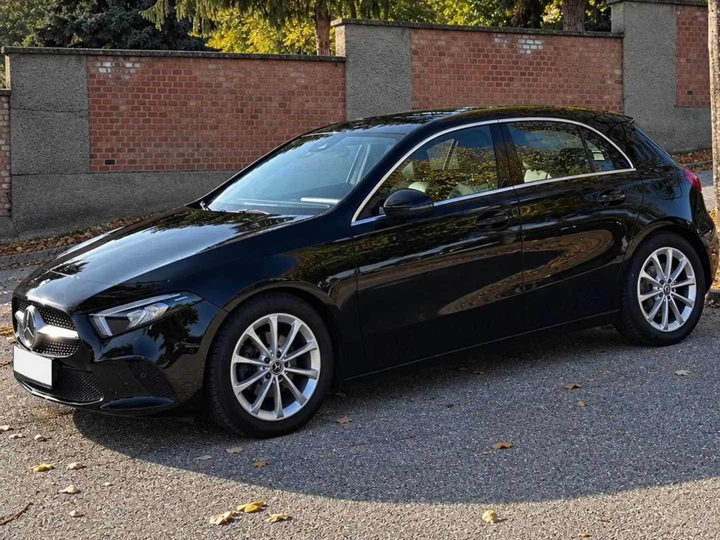 Mercedes-Benz A 180 A 180 d Aut. Schwarz - 2